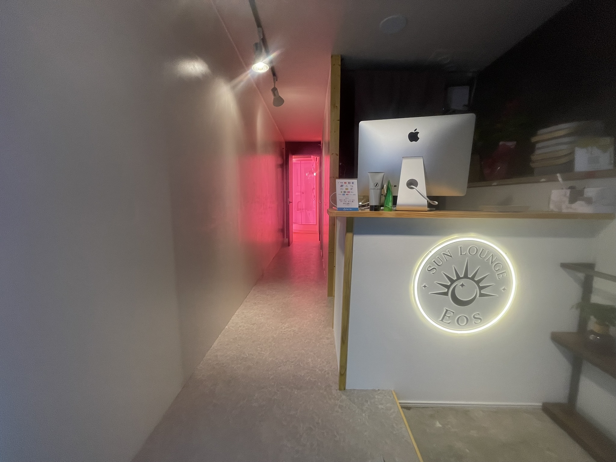 Sun Lounge Eos 店内・受付